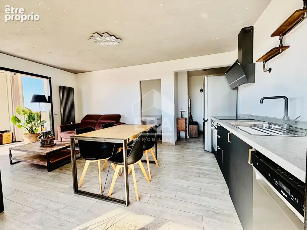 Appartement à SAINT-LAURENT-DU-VAR