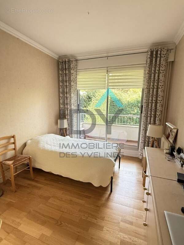 Appartement à LE MESNIL-LE-ROI