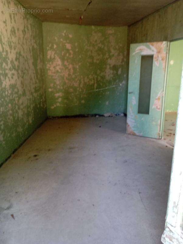 A THURE(86)  Ensemble immobilier de caractère à réinventer 160m2 de potentiel - photo 6
