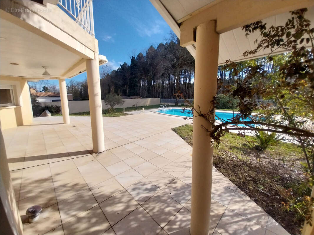 Maison à CASTRES-GIRONDE