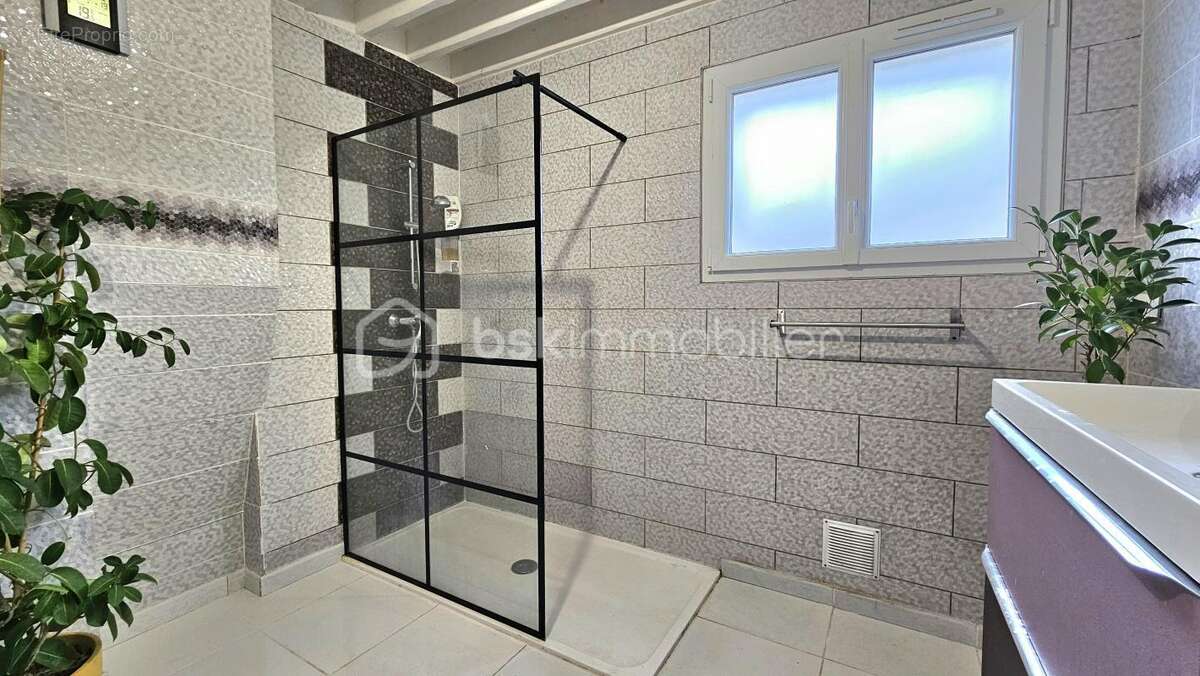 Maison à QUINCY-VOISINS