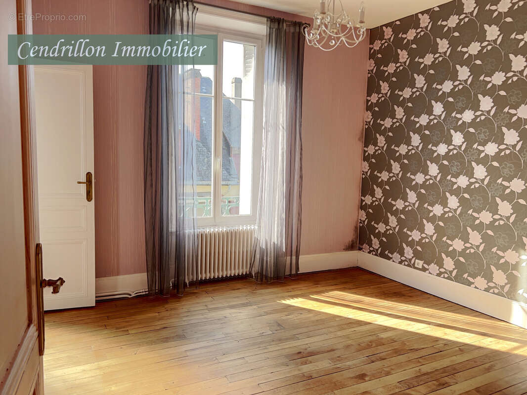 Belle maison bourgeoise entièrement rénovée, 350m2 habitables,  sur son parc de 4000m2 au cœur de la ville - photo 16