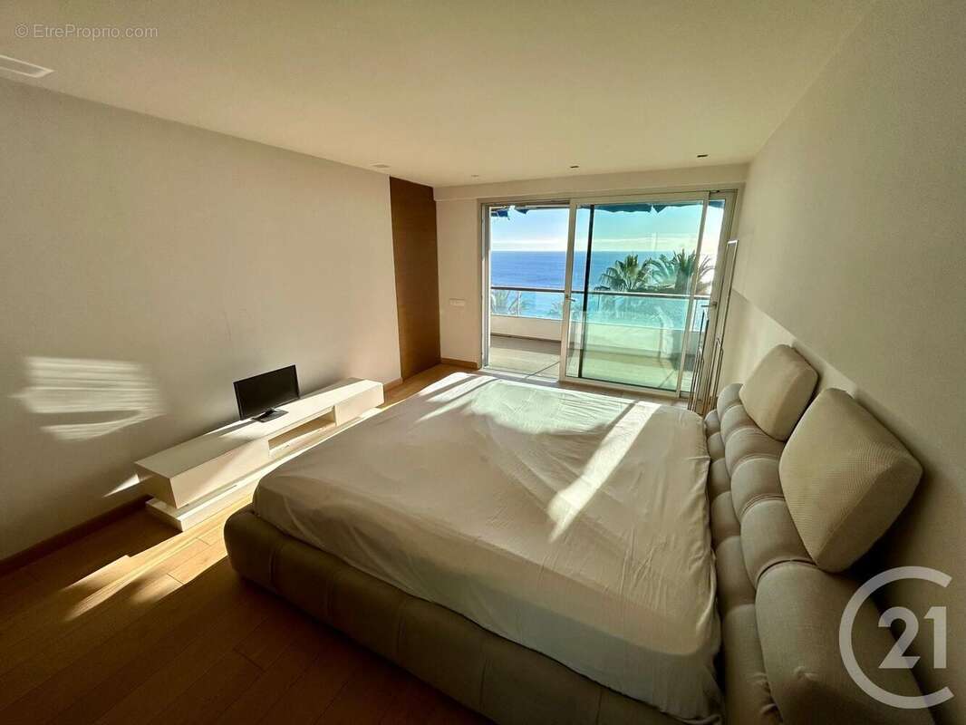 Appartement à VALLAURIS