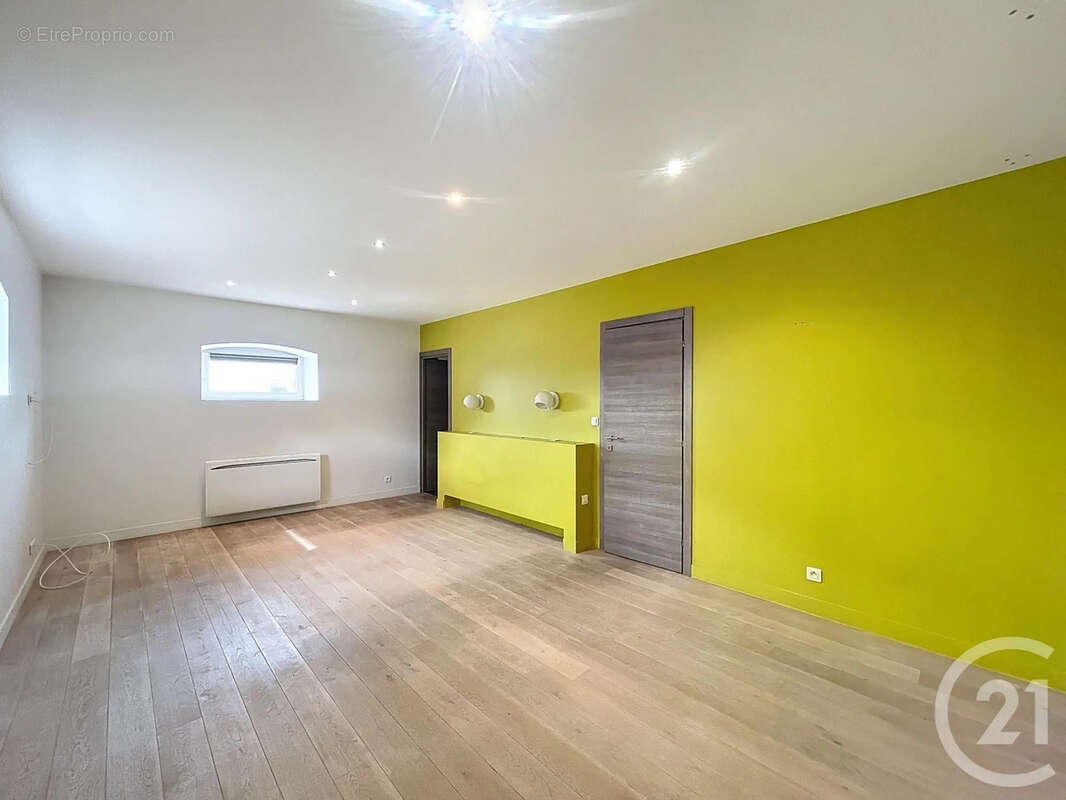 Maison à SAINT-QUENTIN-FALLAVIER