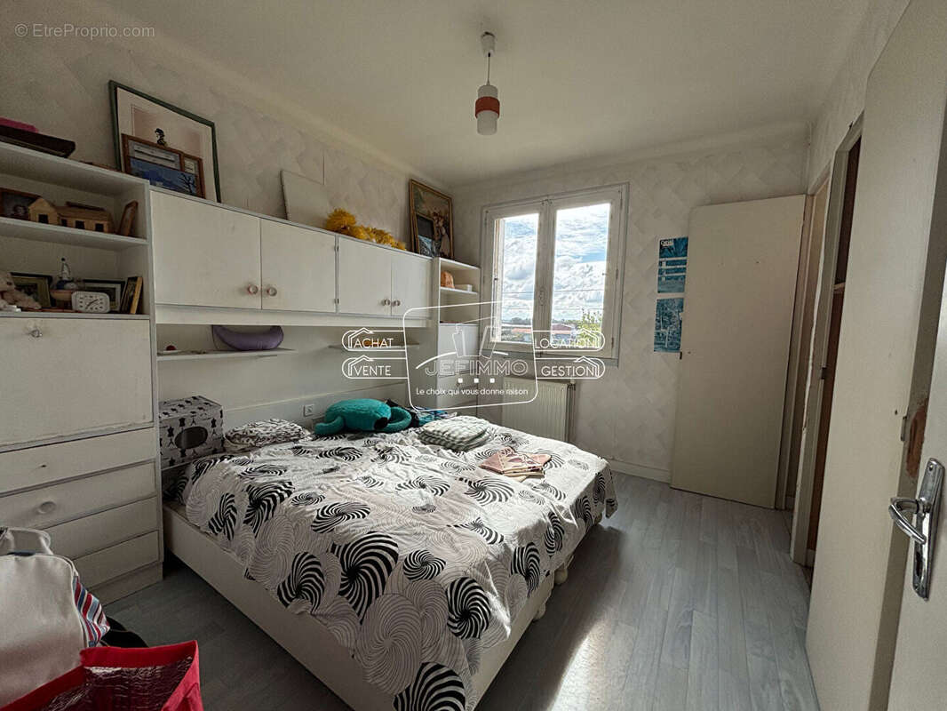 Maison à LA CHAPELLE-BASSE-MER