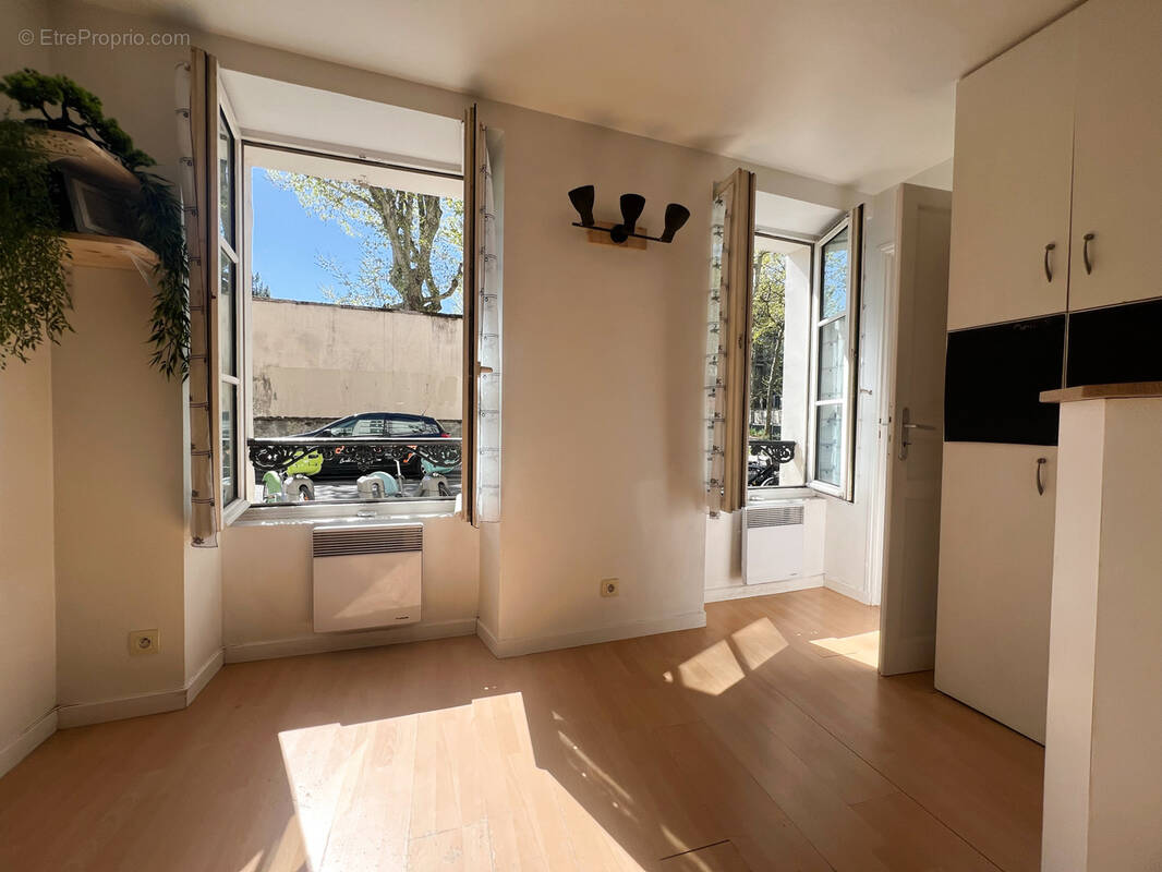 Appartement à PARIS-14E