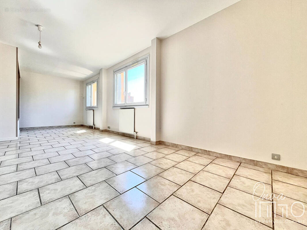 Appartement à LYON-9E