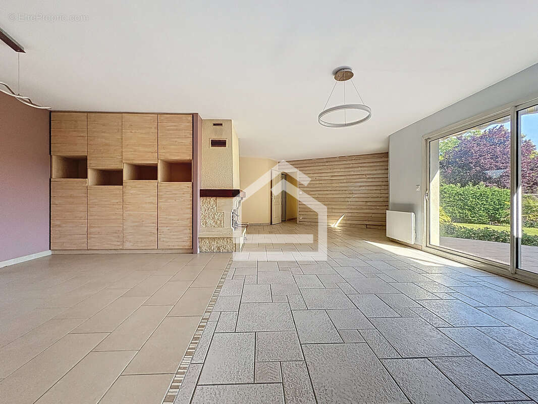 Maison 7 pièces 5 chambres avec garage - photo 5