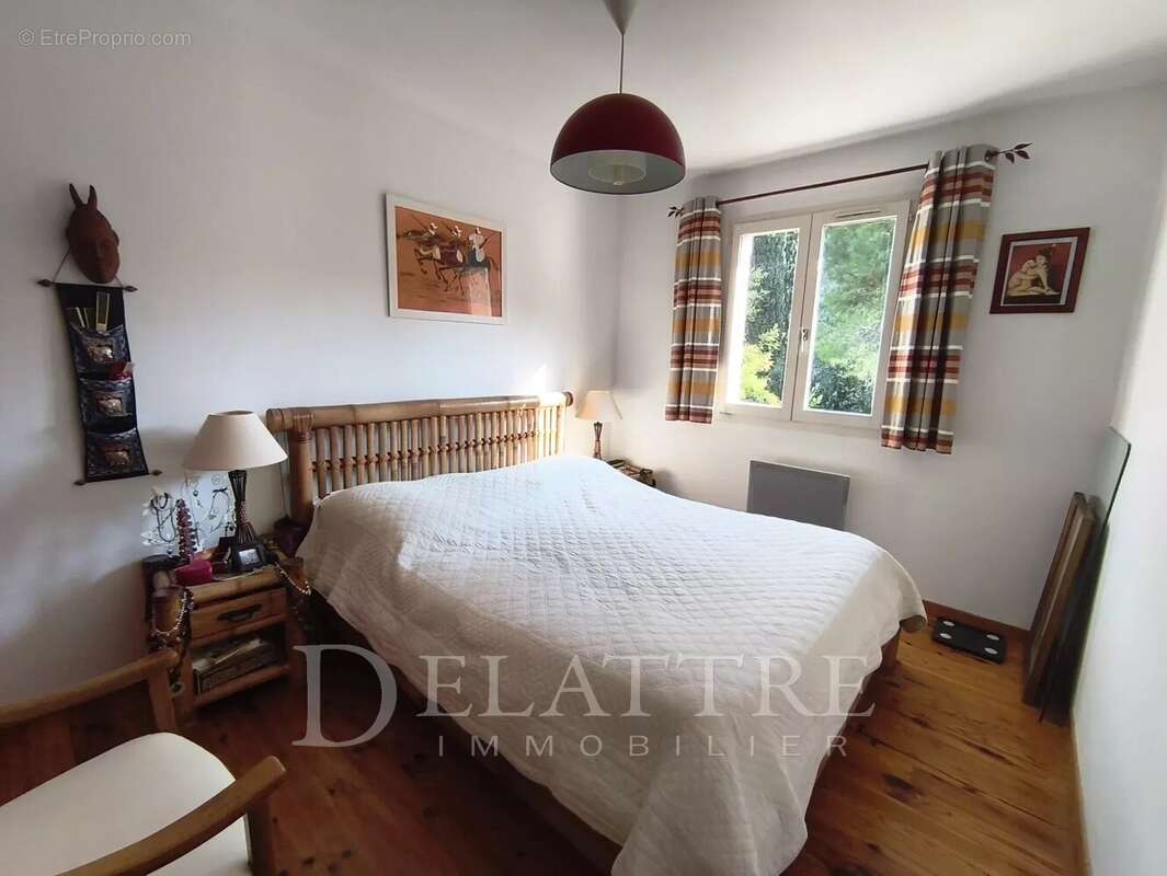 Maison à CHATEAUNEUF-GRASSE