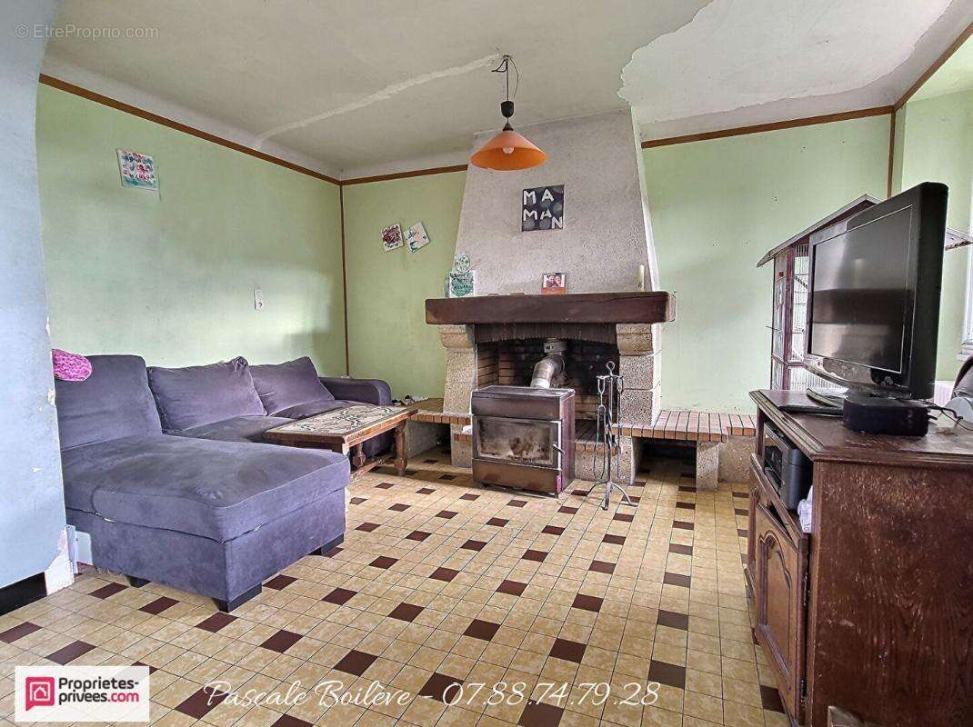 Maison à MOULIHERNE