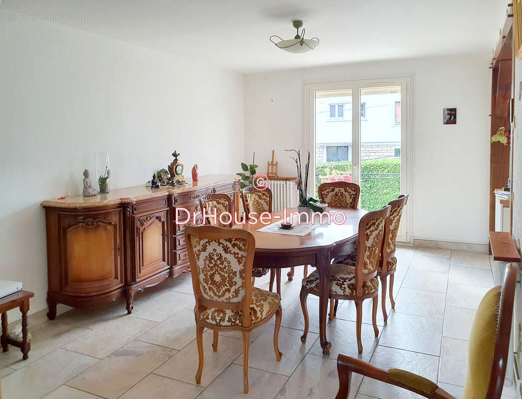Maison 118 m² à Linas  - photo 20