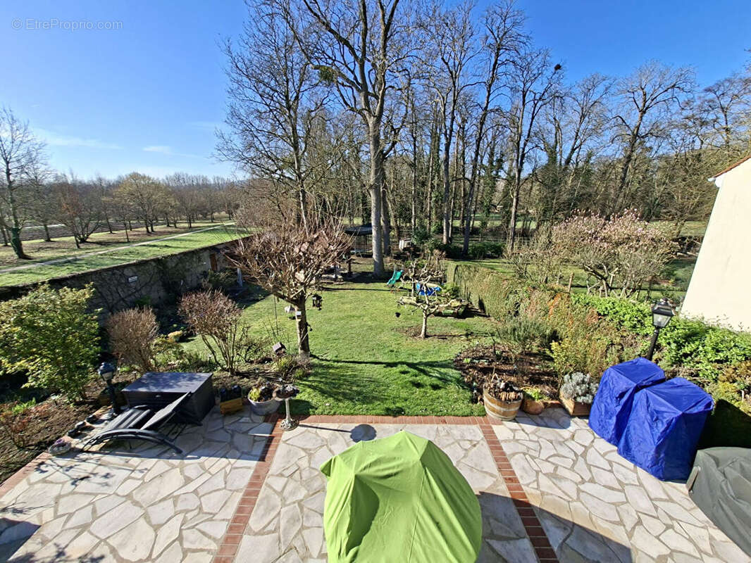 Maison à NEUVILLE-SUR-OISE