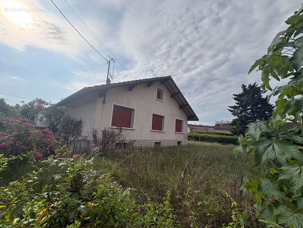 Maison à PONT-DE-CHERUY
