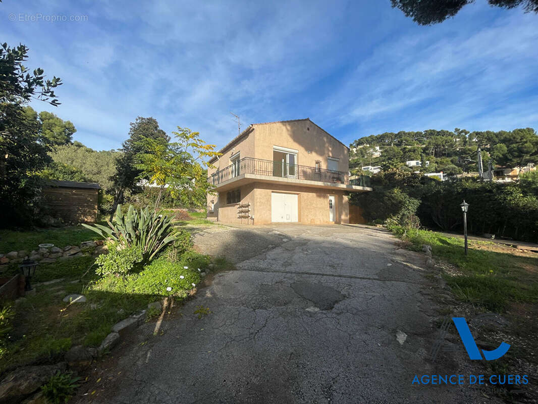 Villa Carqueiranne 6 pièce(s) - photo 12