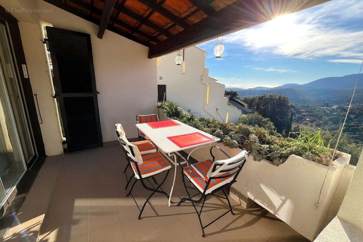 Appartement à LA CROIX-VALMER