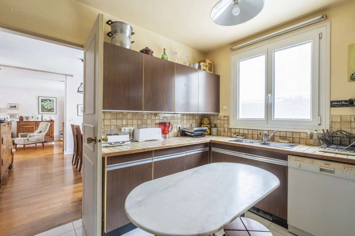 Maison à VOISINS-LE-BRETONNEUX