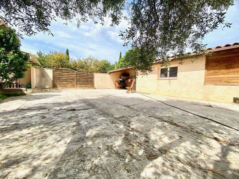 T4 de 115m2+ TERRASSE 136m2 / CHATEAU GOMBERT - Maison à MARSEILLE-13E