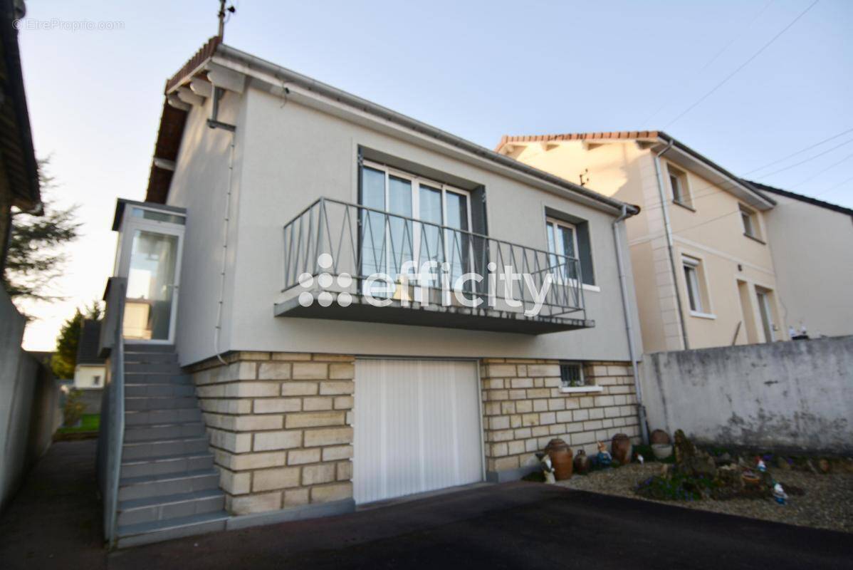 Maison à VILLENEUVE-LE-ROI