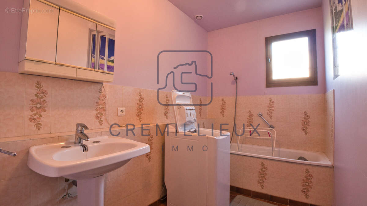 Maison à GUILHERAND-GRANGES