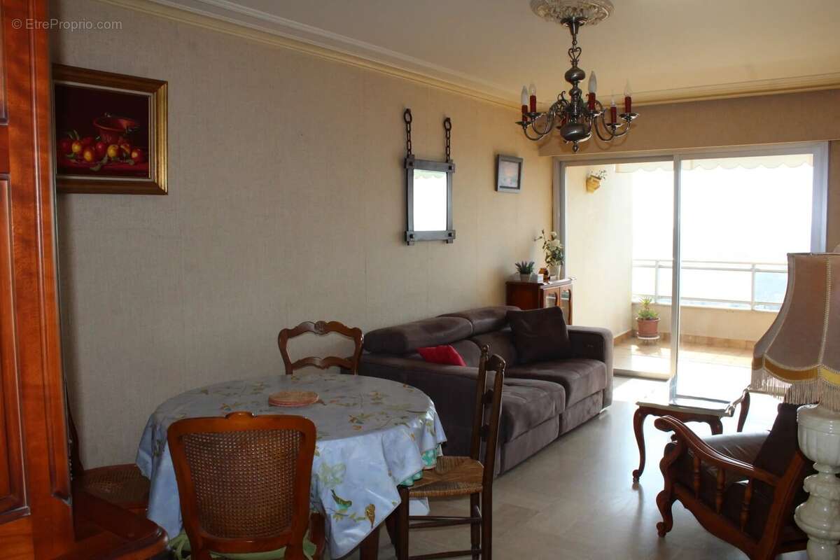 GRASSE, Beau 3 P 70m2 Terrasses vue parking intérieur - photo 5