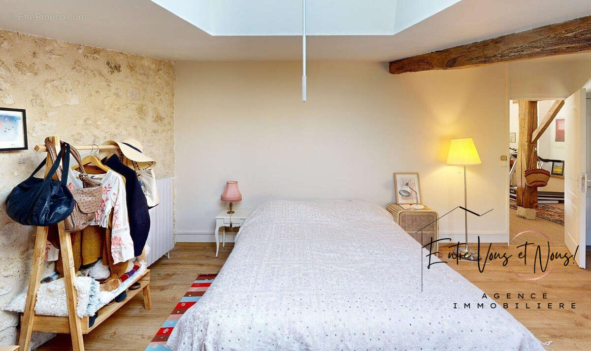 M1 CHAMBRE AU 1ER AVEC SDE/WC - Maison à BAZAS