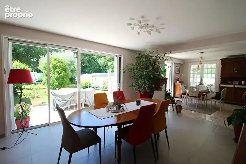 Maison - 7 pièces - Immaculée - photo 4