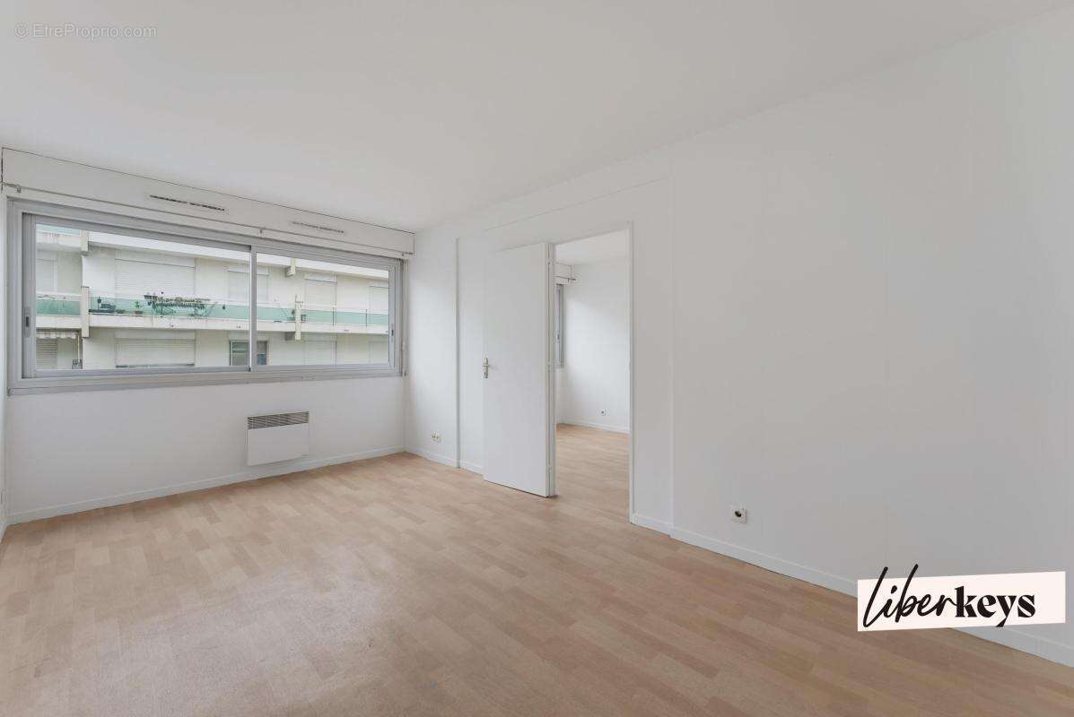 Appartement T2 40 m2 - Secteur Jardin Public / Chartrons - photo 5