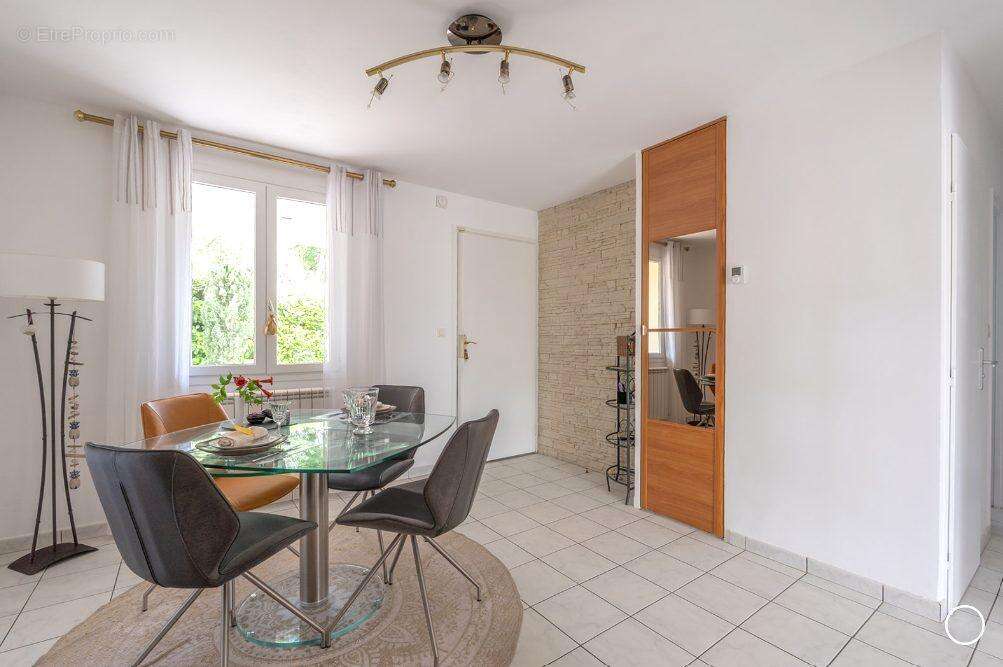 Maison à LA SALVETAT-SAINT-GILLES