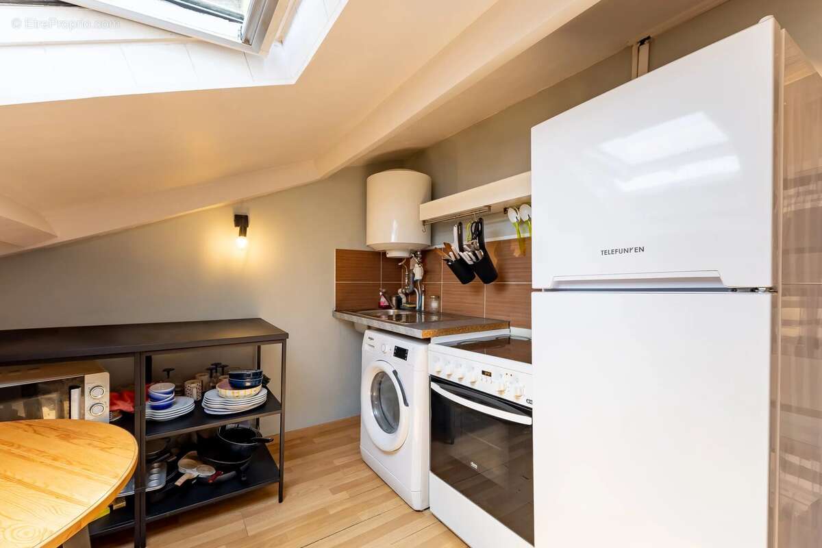 Beau studio en dernier etage. liberation. - photo 4