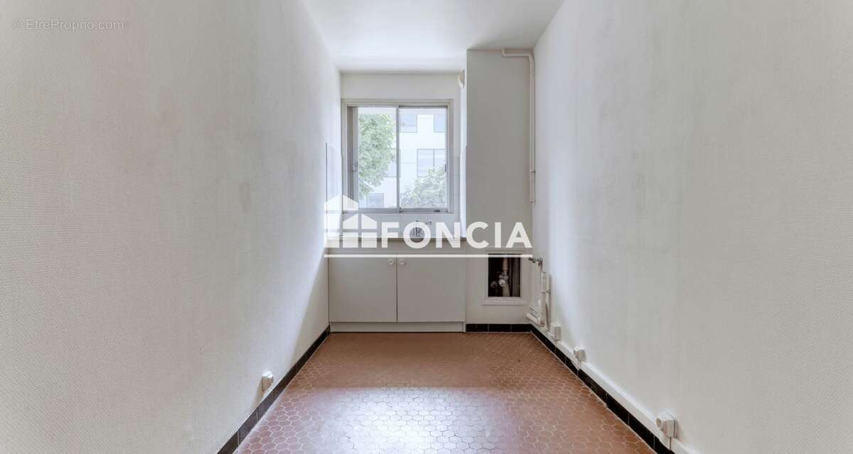 3 pièces lumineux avec balcon filant, parking et box aux portes de paris - photo 6
