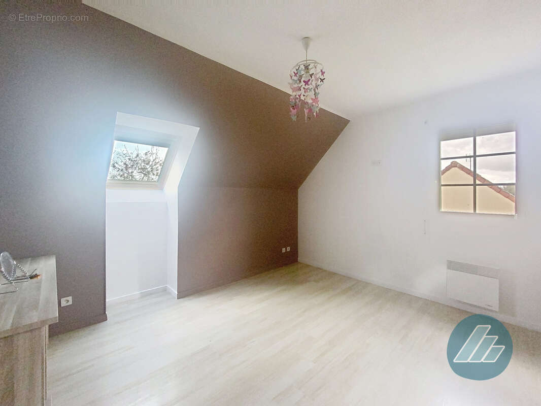 Maison à TOURS-EN-VIMEU