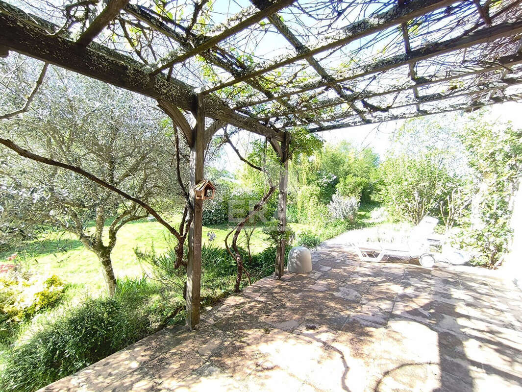 Maison à VIAZAC