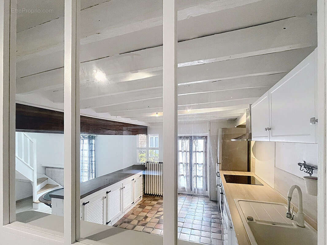 Appartement à NEAUPHLE-LE-CHATEAU