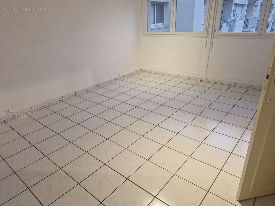 Appartement à BRON