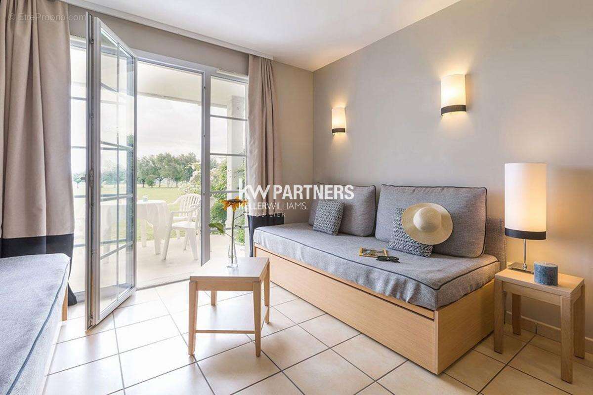 Appartement à PORT-EN-BESSIN-HUPPAIN