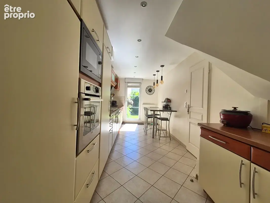 Maison Montigny Le Bretonneux 6 pièce(s) 136 m2 - photo 5