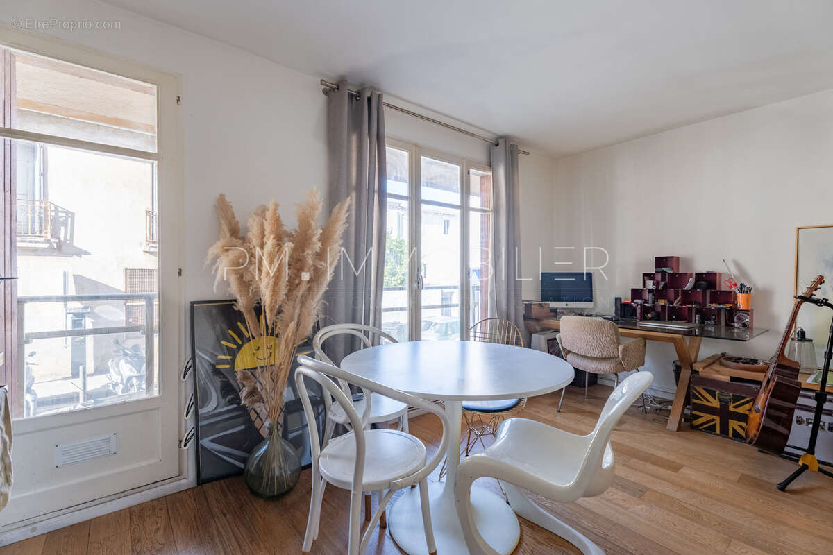 Appartement à MARSEILLE-6E