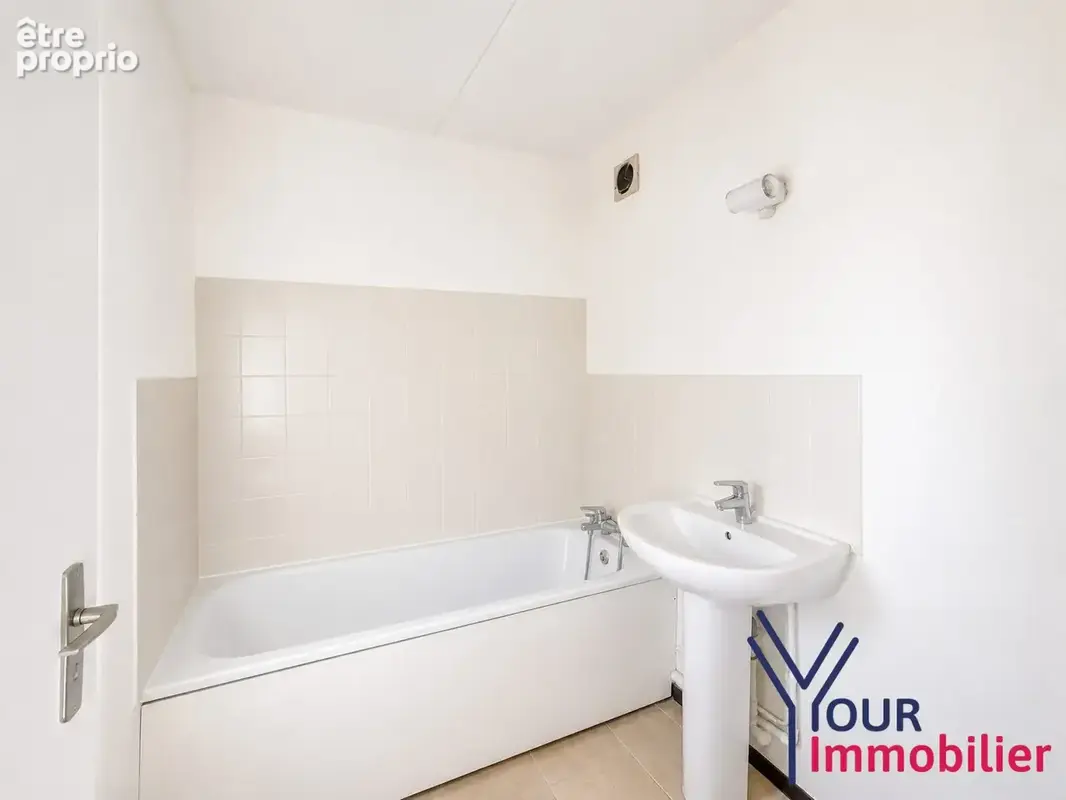Appartement 3 pièces 75 m² à vendre à Venissieux (69200) - photo 8