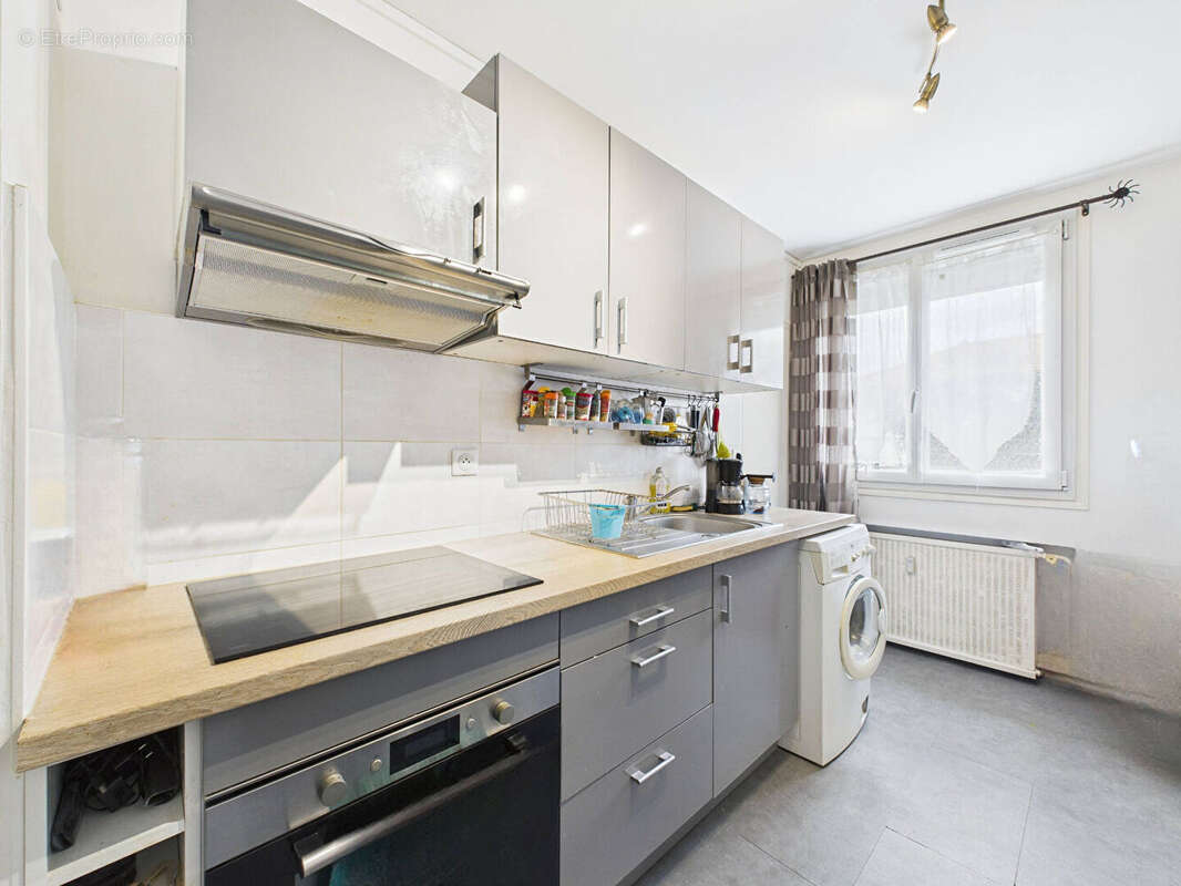 Appartement à BOURG-LES-VALENCE