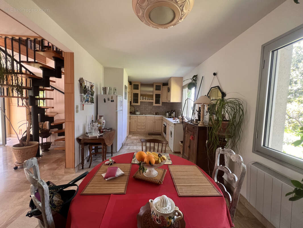 Maison à LA VILLE-AUX-DAMES