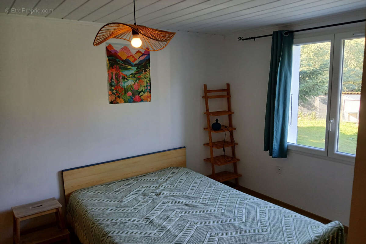 Maison à REYNES