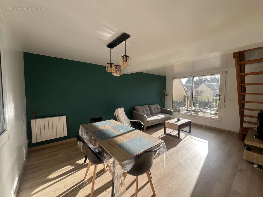 Appartement à PORT-EN-BESSIN-HUPPAIN