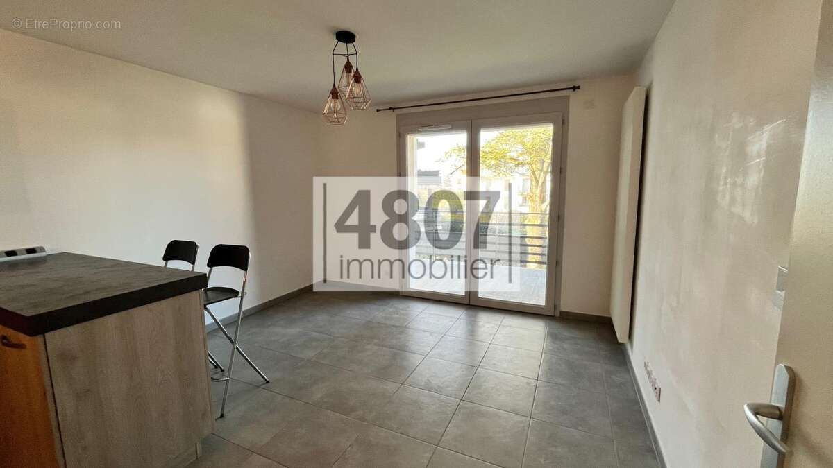 Appartement à VIRY