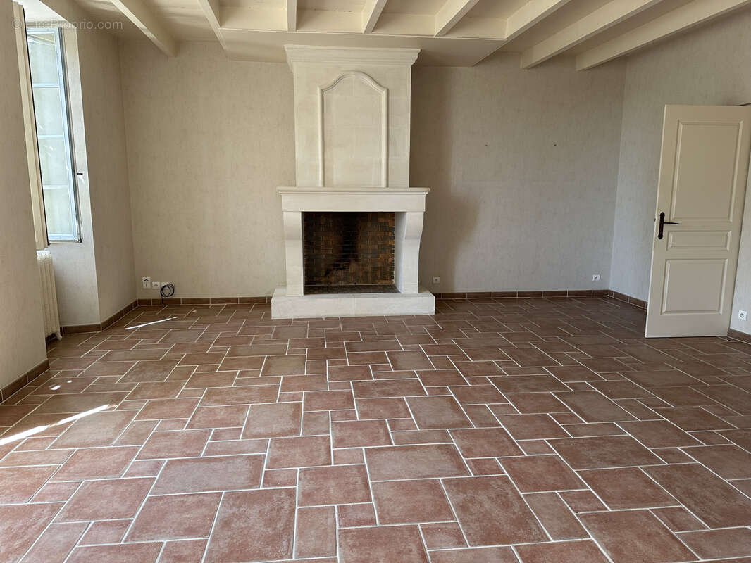 Maison à LIGNIERES-SONNEVILLE