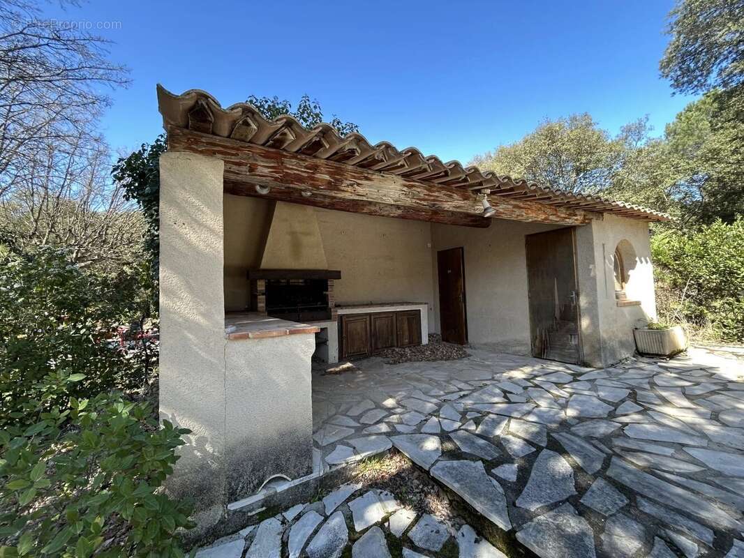 Maison à LA TOUR-D'AIGUES