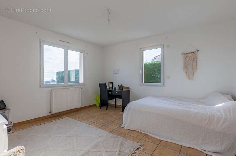 Commerce à CHAUSSAN