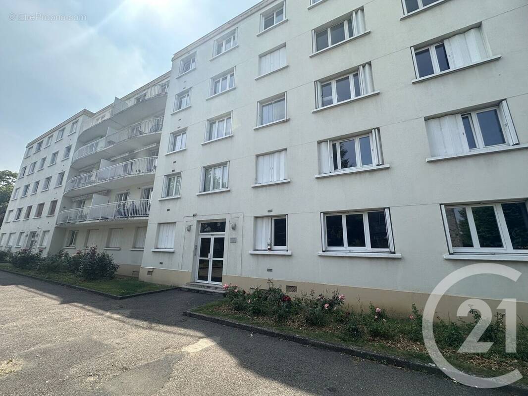 Appartement à SAINT-MAUR-DES-FOSSES