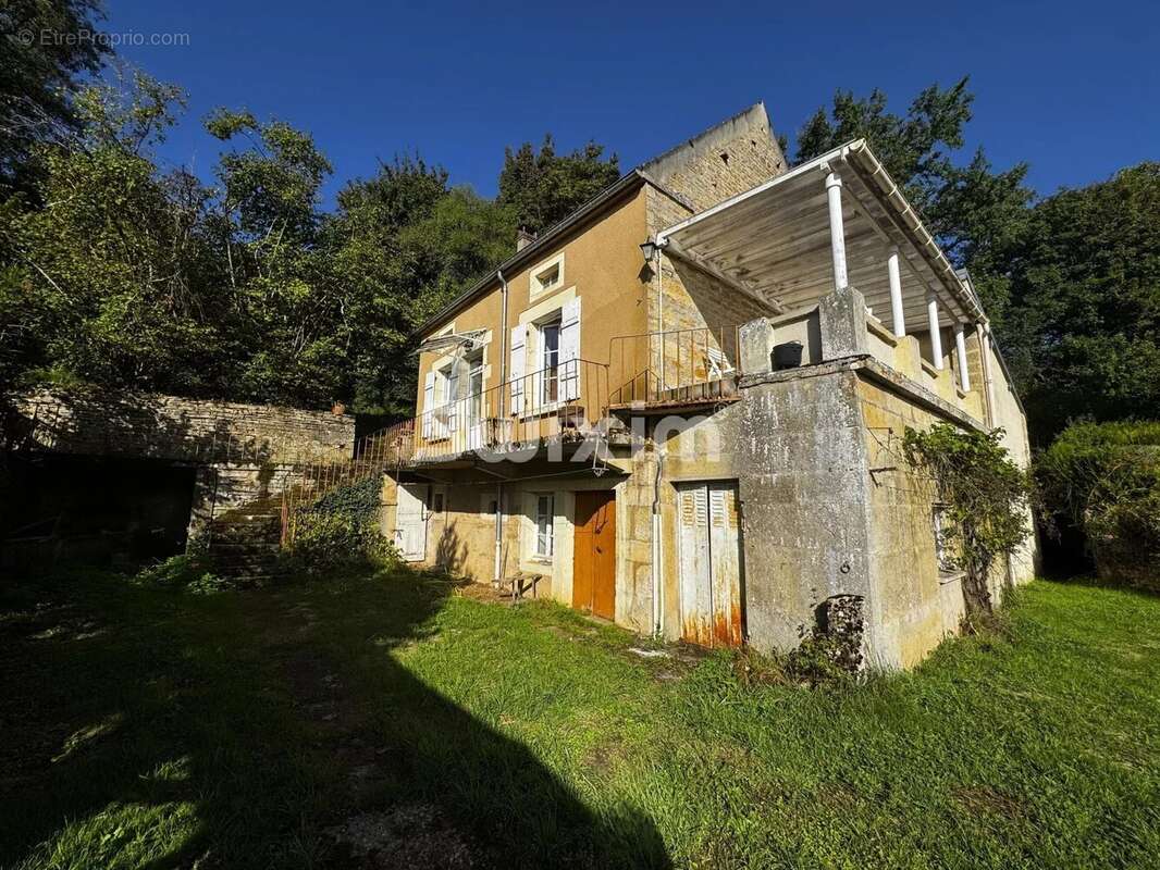 Maison à AVALLON