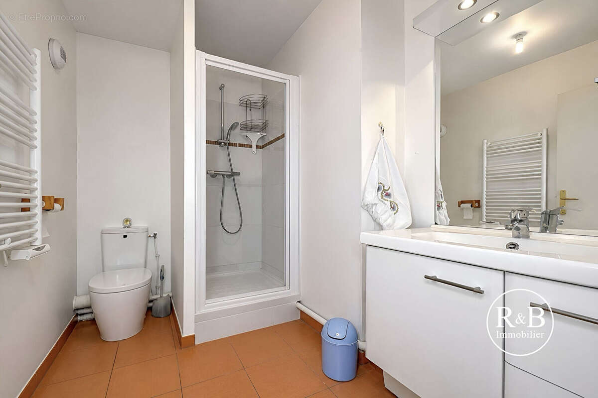 Appartement à LES CLAYES-SOUS-BOIS