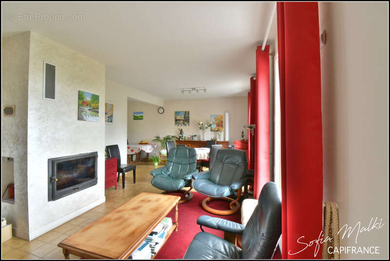 Dpt Indre (36), à vendre CHASSIGNOLLES maison 7 pièces - photo 4